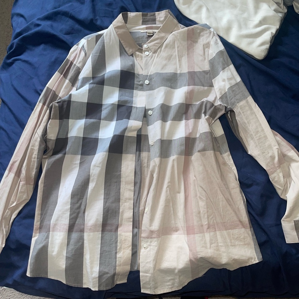 Women’s Burberry shirt